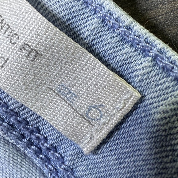 J. Jill Light Wash Cropped Jeans Frayed Hem High Rise Denim Authentic Fit‎ - Picture 2 of 5